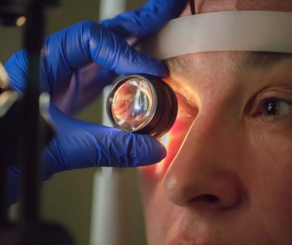 Specialized Retina Eye Care slide 1